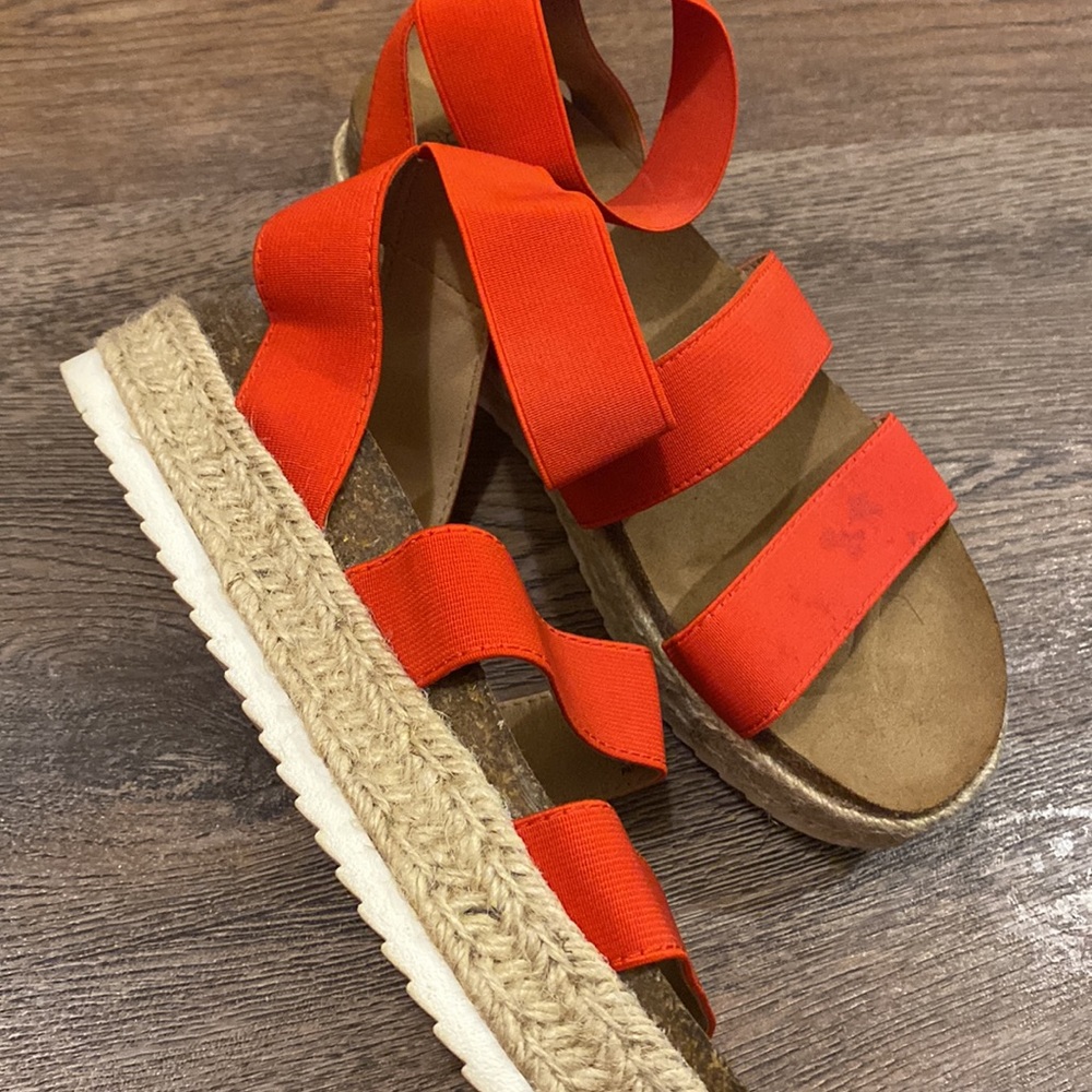 Red - Picture 2 of 3